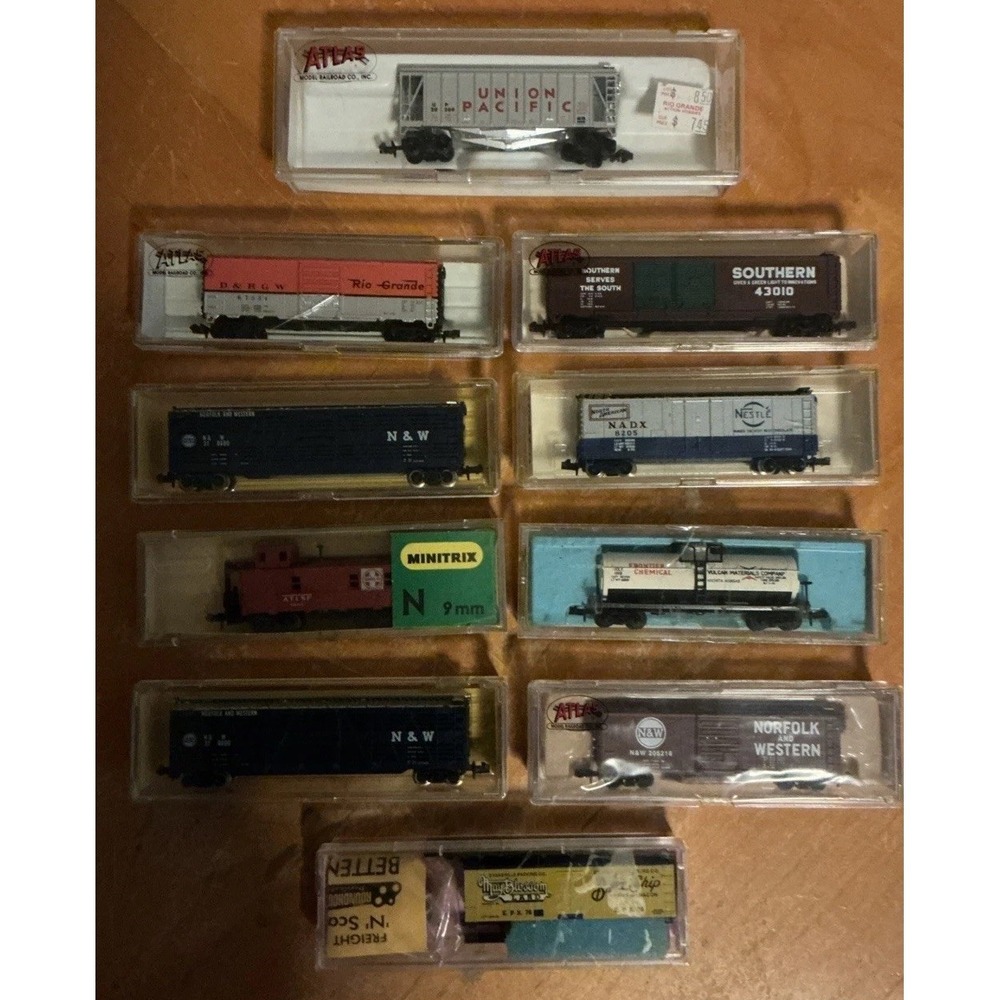 Lot Of 10 N Scale Frieght Cars, Box Cars, Tankers, Caboose And Reefer Kit.  #8